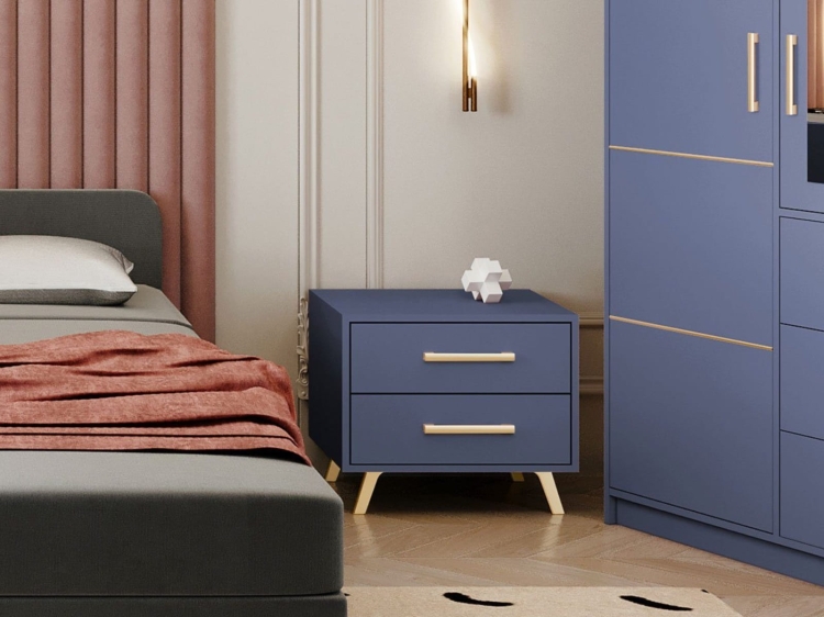 Stolik nocny w niebieskim kolorze z szufladą ze złotym uchwytem BONO