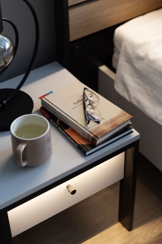 Designerska szafka nocna szara z szufladą MAYA