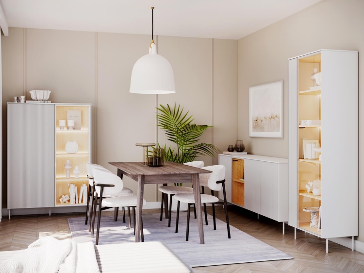 Biała komoda do salonu z przeszklonym frontem MILA