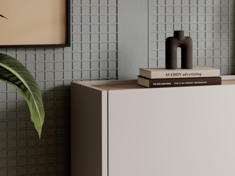 Beżowa komoda na wysokich nóżkach ZOTI DĄB LINEA