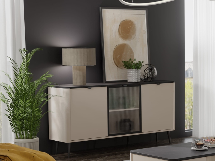 JUREK MARLY 08 01 25 K2 0022kdkdkdk.jpgKomoda trzydrzwiowa z ryflowanym frontem BARI SZARY KAMIEŃ