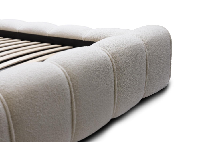 Łóżko sypialniane białe boucle do modnej sypialni ARUBS