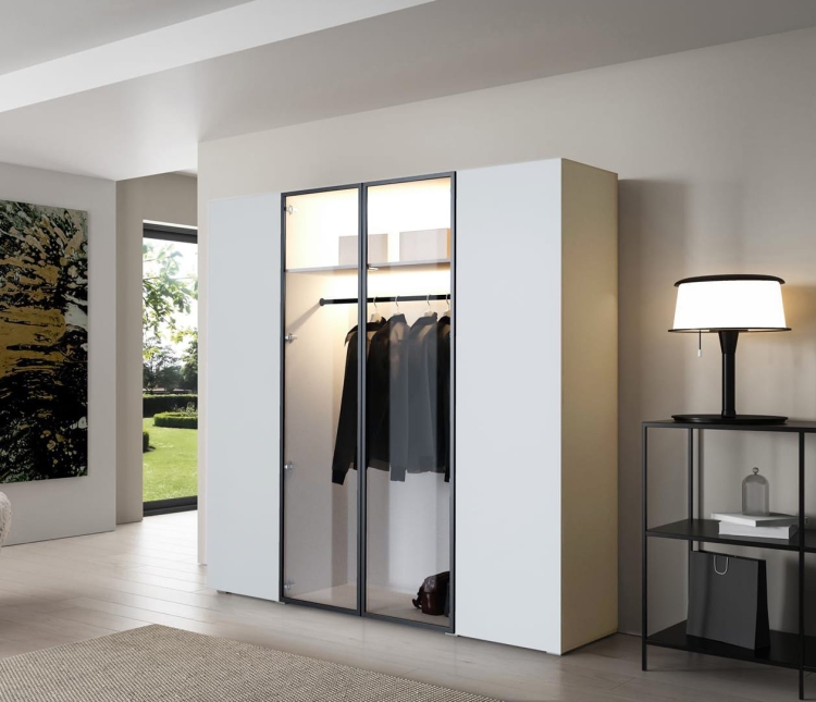 Szafa czterodrzwiowa z przeszklonym frontem i LED biała STELLO