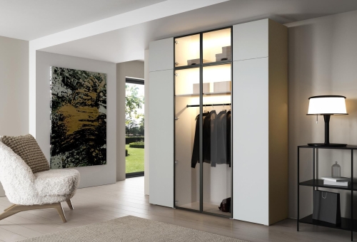 Elegancka szafa kaszmirowa ze szklanym frontem oświetlana LED STELLO