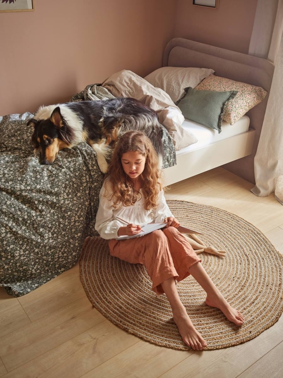 Kaszmirowe łóżko pojedyncze ze stelażem do pokoju młodzieżowego JUNA