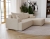 Elegancki narożnik w odcieniu beżu z szeroką otomaną do salonu BEVERLY